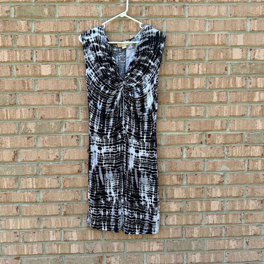 Elegant Black and White Tie-Dye Dress